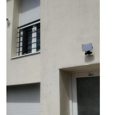 Casa de hóspedes Mezzanine , Menage Offert, Orly
