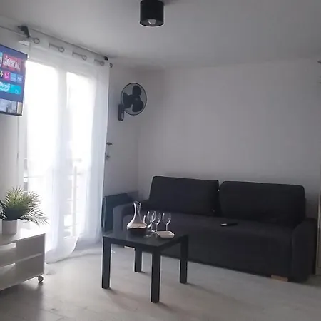 Mezzanine , Menage Offert, Orly Casa de hóspedes *